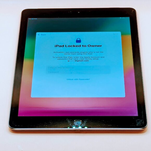 iPad 6th Generation 32GB (Cellular) #3 (For Parts)*** - Picture 3 of 5